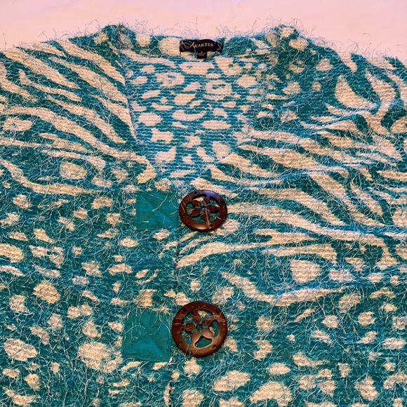 Striking Kaktus top (Never worn) size L - Picture 2 of 4